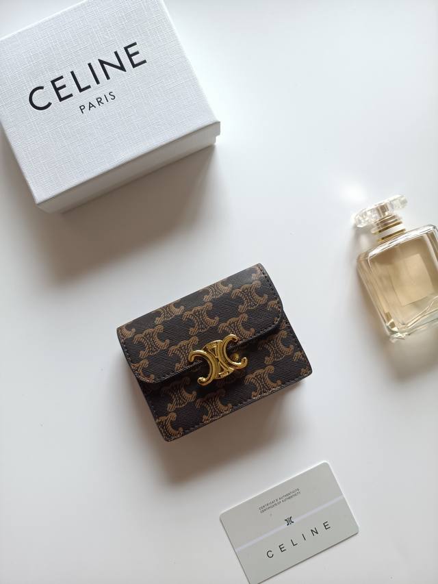 110 Celine's new Triomphe card holder, featuring a classic patterned exterior wi