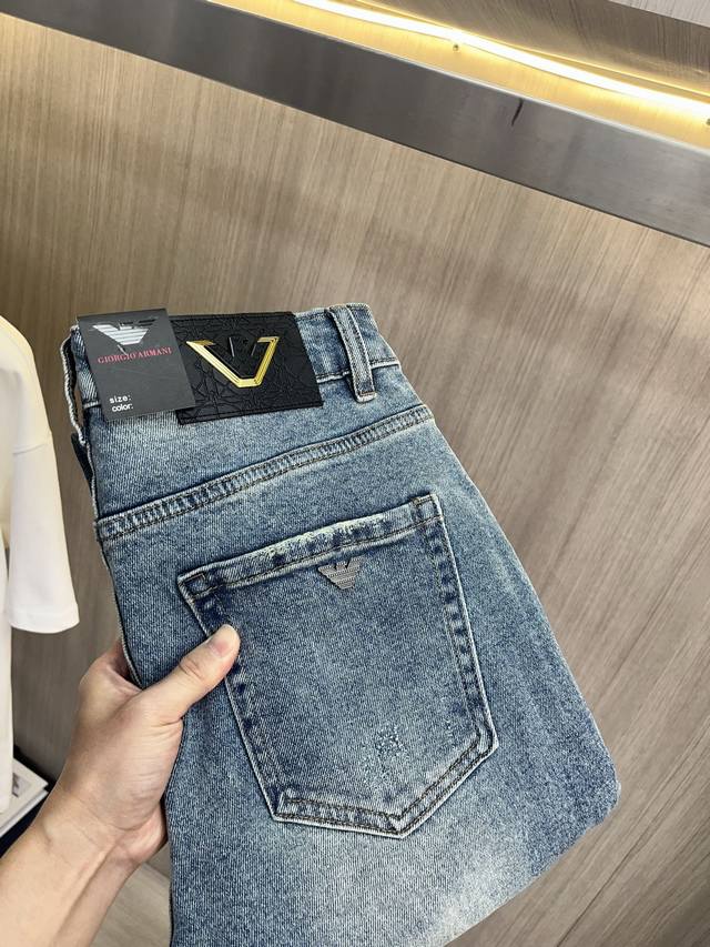 p250 Armani 2026 New Men's Jeans - Excellent elasticity fabric. Exclusively avai