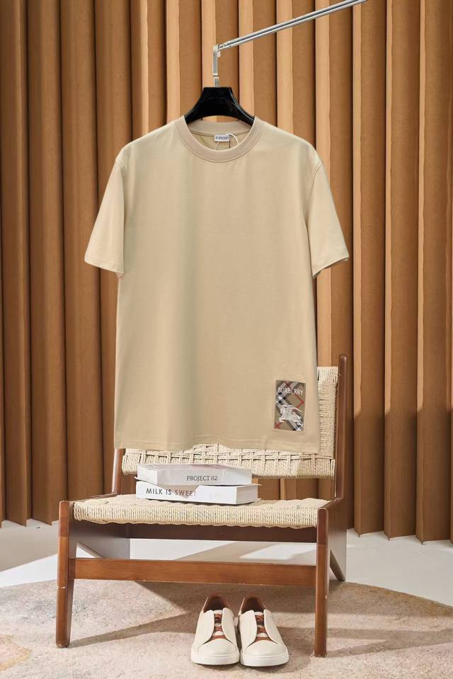 p140 Burberry New Short-Sleeve T-Shirt (Ddd) Complete with tags, original fabric