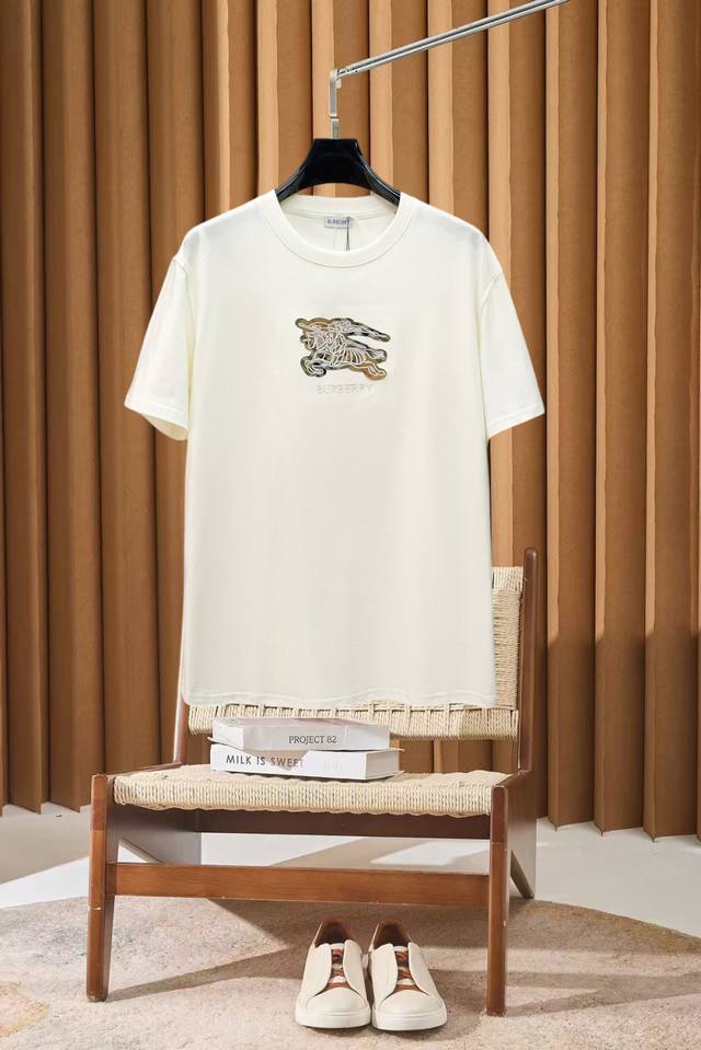 p140 Burberry New Short-Sleeve T-Shirt (Ddd) Complete with tags, original fabric