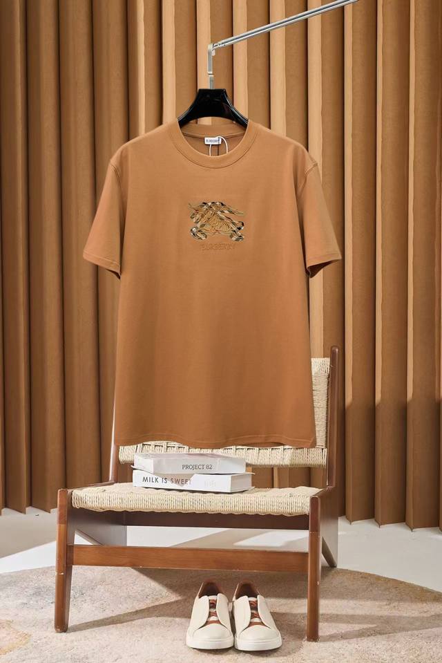 p140 Burberry New Short-Sleeve T-Shirt (Ddd) Complete with tags, original fabric
