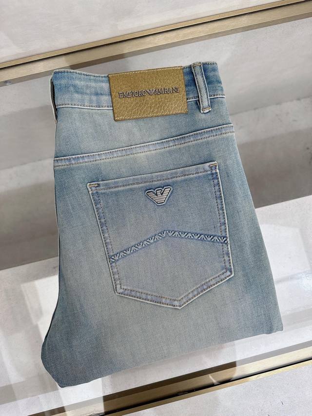 p270 Armani's latest men's casual jeans for Spring/Summer 2026! Heavy-duty washe