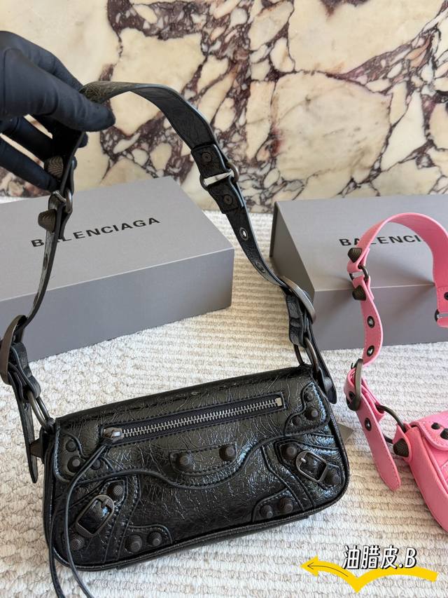 p300 Balenciaga Le Cagole Motorcycle Bag The Balenciaga Le Cagole motorcycle bag