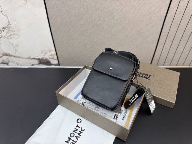 p200 Montblanc Leather Men's Shoulder Bag/Crossbody Bag, Classic and Versatile,