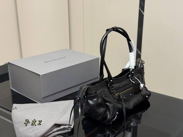 p400 Folding Box Size: 32.18Cm Balenciaga New Motorcycle Oversized Bag Soft Over p400 Folding Box Size: 32.18Cm Balenciaga New Motorcycle Oversized Bag Soft Over