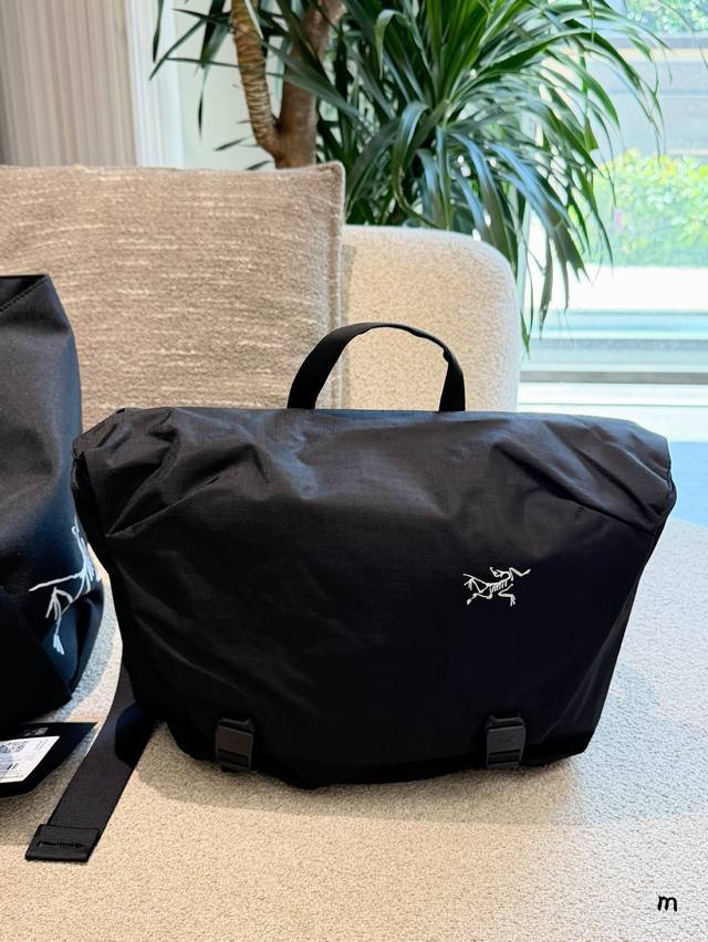p260 Arc'teryx Granville 10 Messenger Bag The Arc'teryx Granville 10 messenger b p260 Arc'teryx Granville 10 Messenger Bag The Arc'teryx Granville 10 messenger b