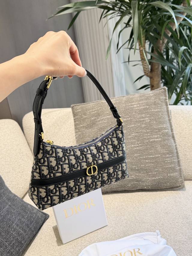 p320 Original embroidered leather Dior Miss Caro mini dumpling bag. From the Dio p320 Original embroidered leather Dior Miss Caro mini dumpling bag. From the Dio