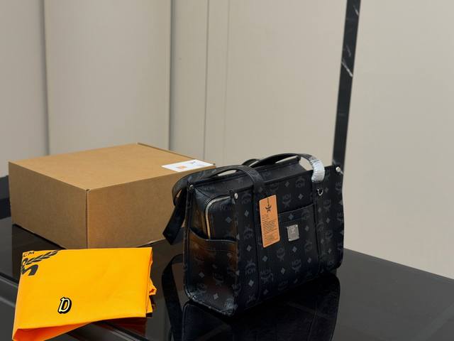 p230 Mcm Zipper Tote Bag with Box | Classic Print + Reliable Zipper, offers both