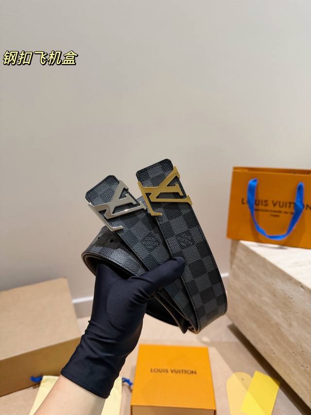 p270 Top-grade steel buckle with airplane box. LV leather belt. A very nice gift