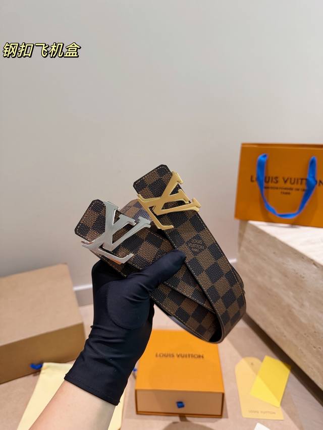 p270 Top-grade steel buckle with airplane box. LV leather belt. A very nice gift