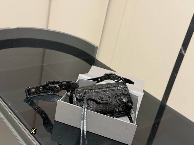 p230 Full packaging Balenciaga motorcycle bag Ddd p230 Full packaging Balenciaga motorcycle bag Ddd