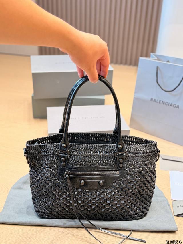 Replica p340 Balenciaga Woven Motorcycle Bag This Balenciaga woven motorcycle ba Replica p340 Balenciaga Woven Motorcycle Bag This Balenciaga woven motorcycle ba