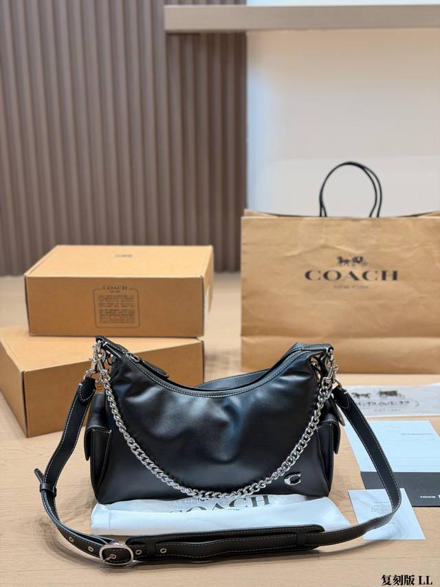 Replica p270 Coach Pocket Juliet 30 Handbag. This Coach Pocket Juliet 30 handbag