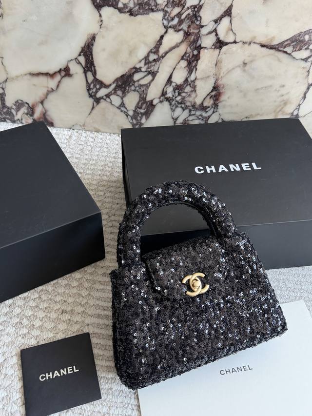 p210 Chanel23Kkelly. 上身图来咯Chanel新款23K最火的一只包包来咯 大号Size完美手机妥妥放下真的复古到不行实物超级精致优雅有种巴黎