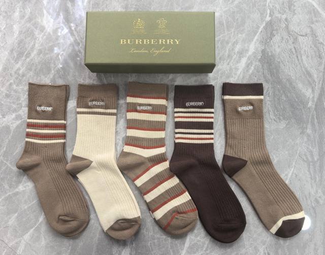 Special offer p70. Comes with boutique packaging. Burberry's latest double-needl