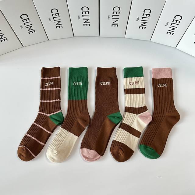 Special offer p70, comes with boutique packaging. Celine new double-needle embro