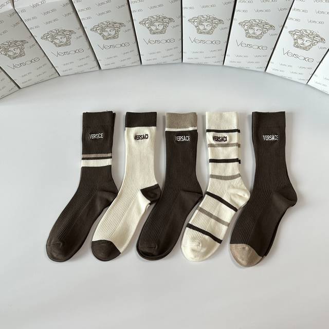 Special offer p70, comes with boutique packaging. Versace new double-needle embr Special offer p70, comes with boutique packaging. Versace new double-needle embr