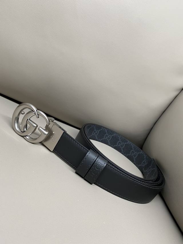 160--Gg Marmont Series Buckled Reversible Belt 3.0 Unisex The Gg Marmont series