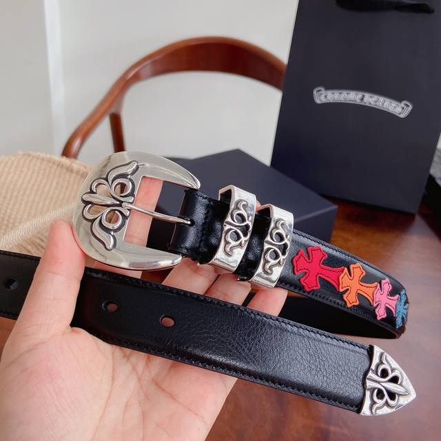 360-- Chrome Hearts full cross flower belt. A four-piece set including two iris 360-- Chrome Hearts full cross flower belt. A four-piece set including two iris