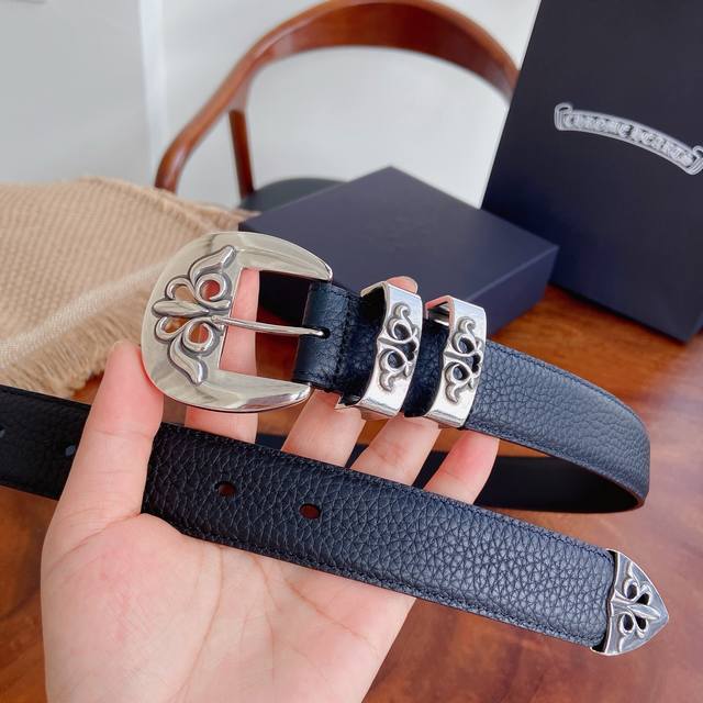 290 -- Chrome Hearts Belt. A four-piece set featuring iris flower double rings, 290 -- Chrome Hearts Belt. A four-piece set featuring iris flower double rings,