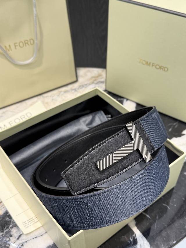 200 -- Tom Ford. New high-end double-sided calfskin belt, canvas and calfskin co 200 -- Tom Ford. New high-end double-sided calfskin belt, canvas and calfskin co