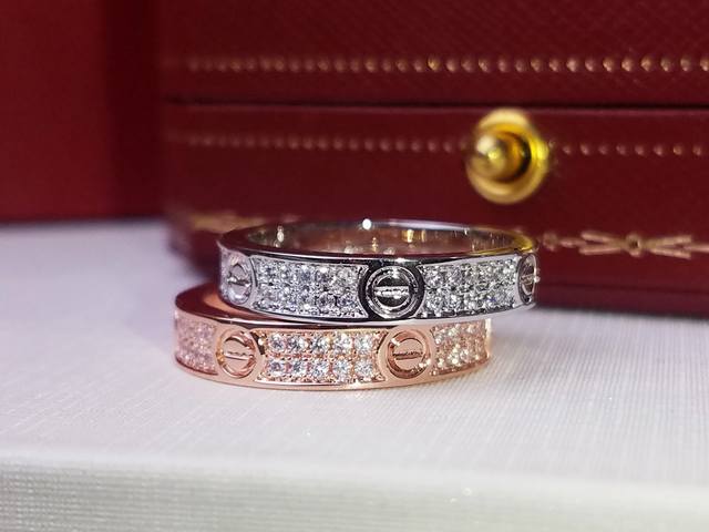p50 Cartier's popular narrow Love Ring with its starry pattern is even more exqu