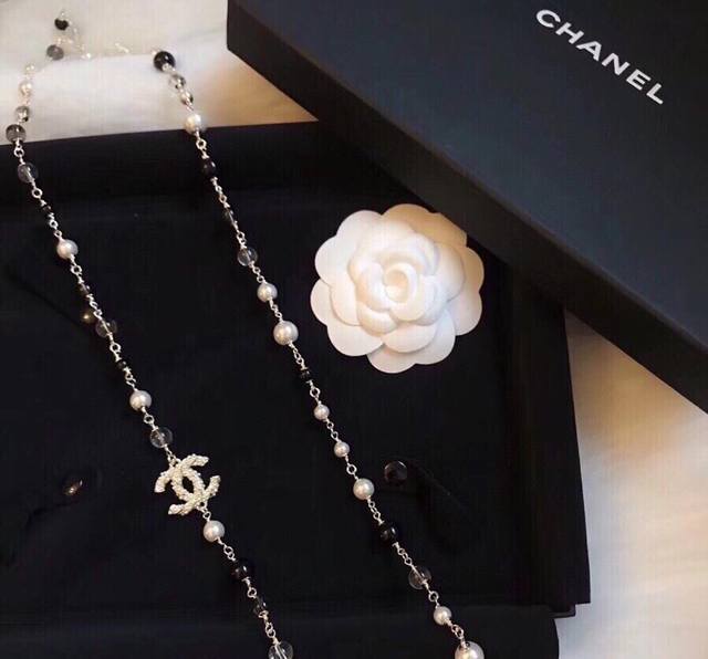 p140 Chanel-style classic black and white pearl long chain sweater necklace, ele