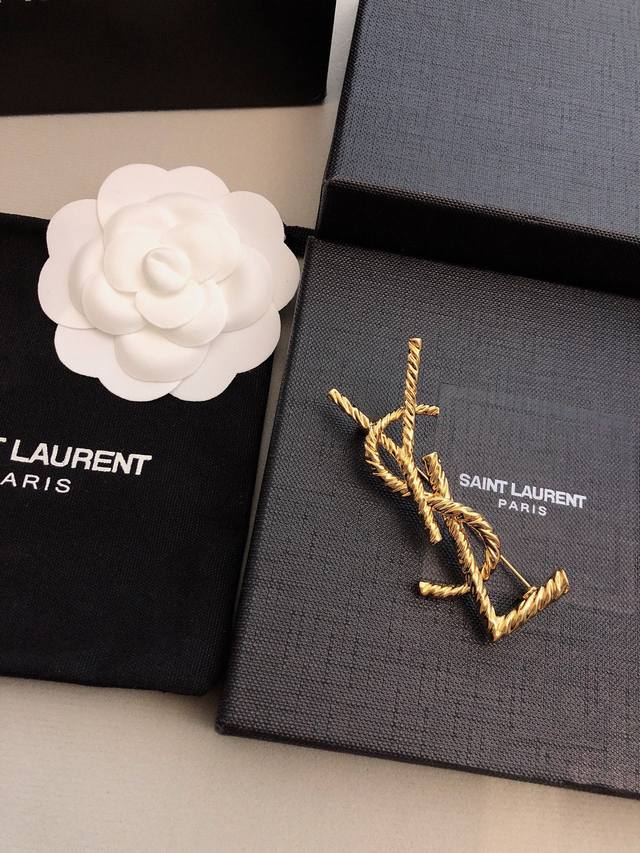 p70 Ysl Yves Saint Laurent 圣罗兰胸针 精镶单排钻 高端大气 完美比例 超级百