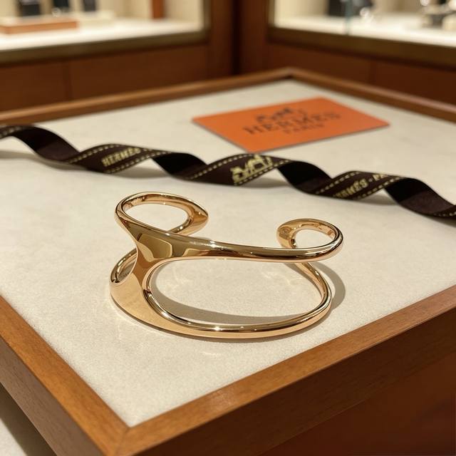 p150. Hermes bracelet, unisex, automatic adjustable opening. The pinnacle of jew