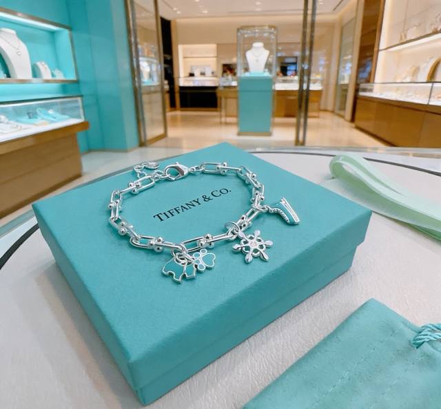 p130 Tiffany & Co. Bracelet, exquisite silver version, celebrity style, vintage