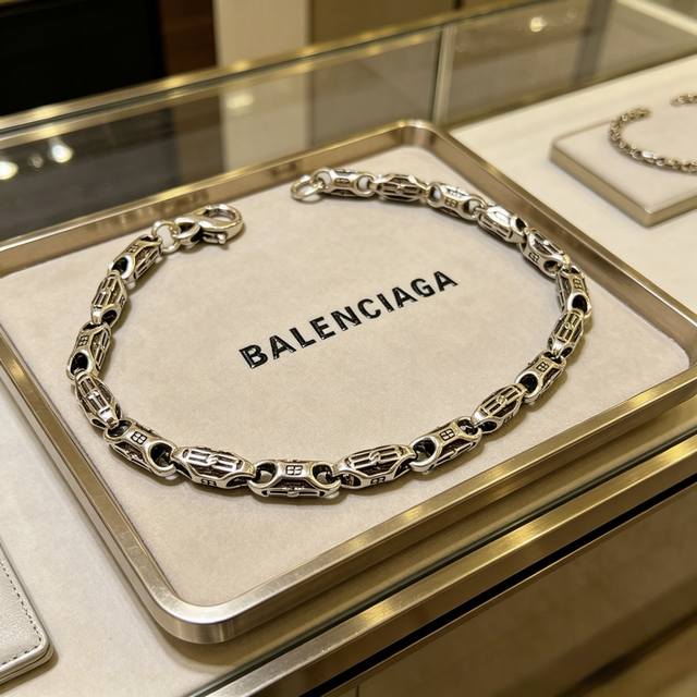 p120。 原单货新品 巴黎世家手链Balenciaga手链专柜一致巴黎世家手链 男士火爆款出货 设计独特 前卫 男士必备！码数18 20 22 24Cm