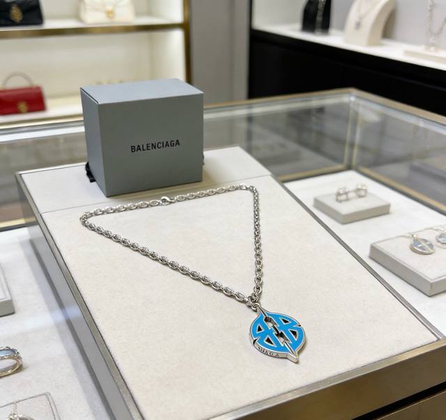 p160 原单货新品 巴黎世家项链 Balenciaga 新款项链专柜一致 细节做工精细 每个细节流程到位 设计工艺精细 火爆款出货 设计独特 复古风格 巴黎世