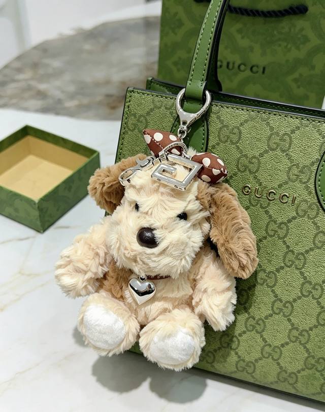 p110 New Product Release: Gucci Keychain, Gucci Bag Buckle, Latest Bag Charm, Hi