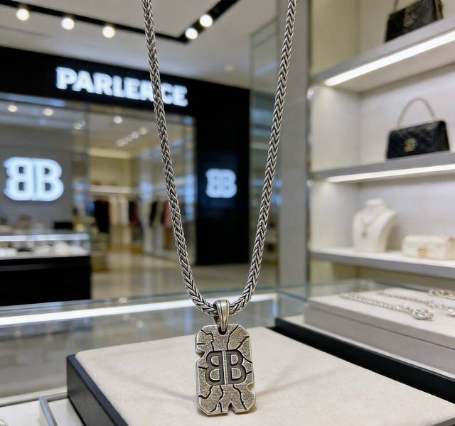 p160 原单货新品 巴黎世家项链 Balenciaga 新款项链专柜一致 细节做工精细 每个细节流程到位 设计工艺精细 火爆款出货 设计独特 复古风格 巴黎世