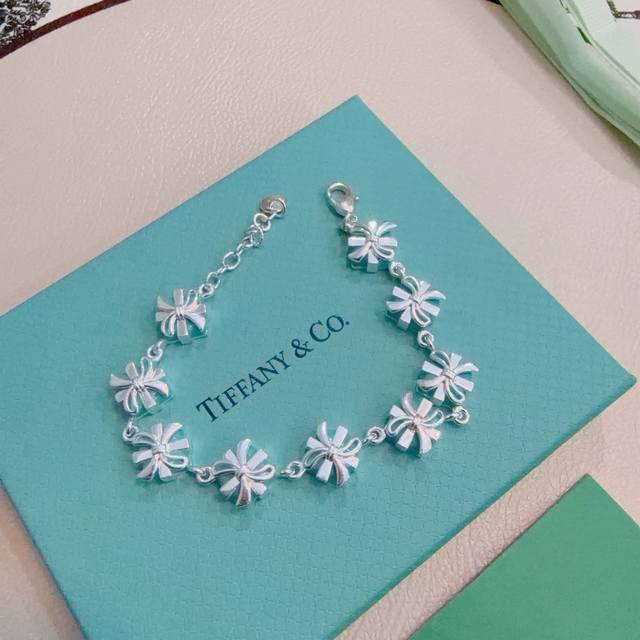 p160 New Tiffany & Co. necklace and bracelet, exquisite silver version, celebrit