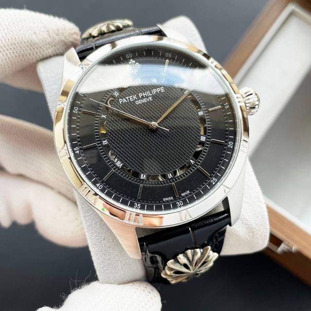 740 Latest: Patek Philippe's latest design. Type: Fine Men's Watch. Strap: Genui
