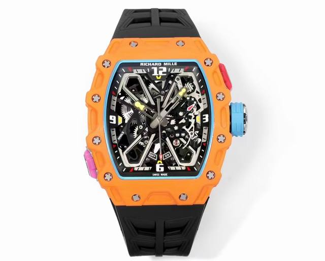 3190超轻版本88.8克 Richard Mille 』Rm 35-03系列已发布5款产品 一体机芯制作 纤薄壳套13.5 Mm 表壳采用超轻耐磨的石英碳纤维