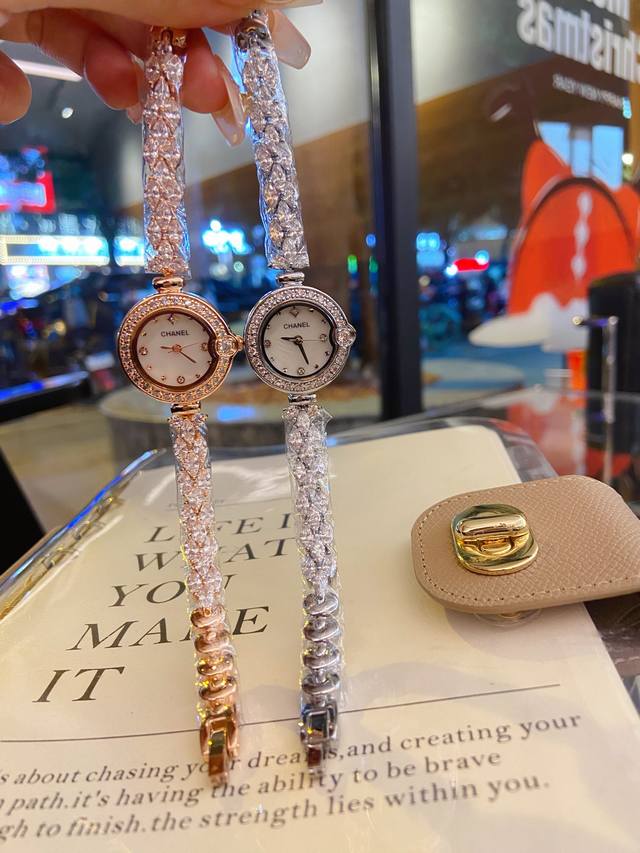 200 Chanel Fall/Winter New Arrival: Exquisite Luxury; Entire watch features inla