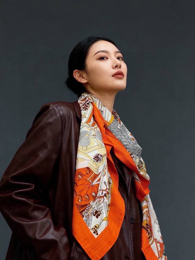 p270 New cashmere scarf, everyone who bought it says it's beautiful, highly reco