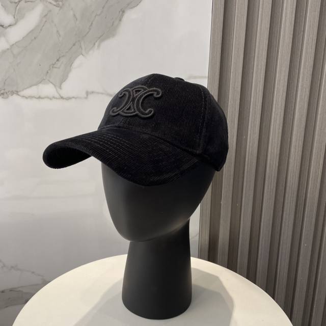 p50 Celine Fall/Winter New Baseball Cap - A must-have for Fall/Winter! The new o
