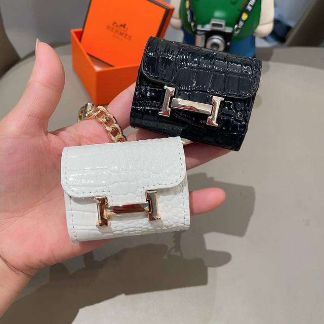70 Hermes Bluetooth Earphone Bag, 1:1 replica from the official website. Crocodi
