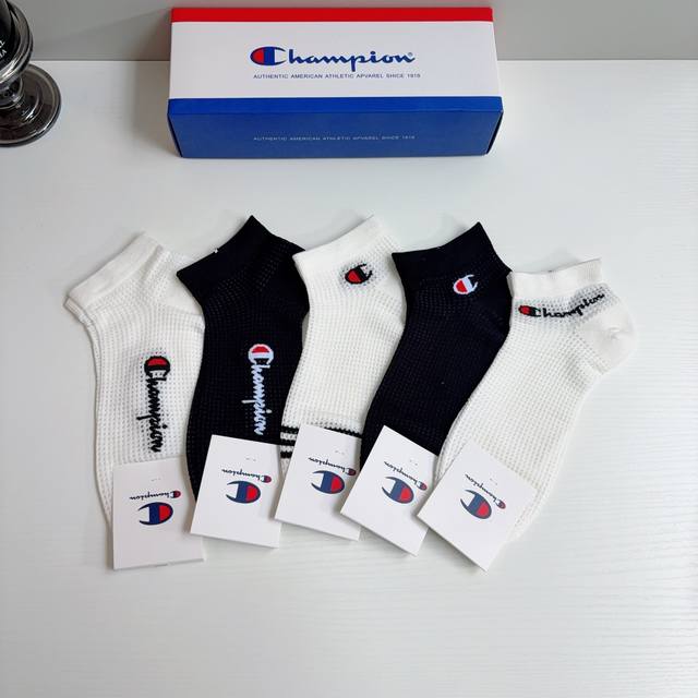 Includes packaging (p50). One box contains 5 pairs of the new Champion men's sho