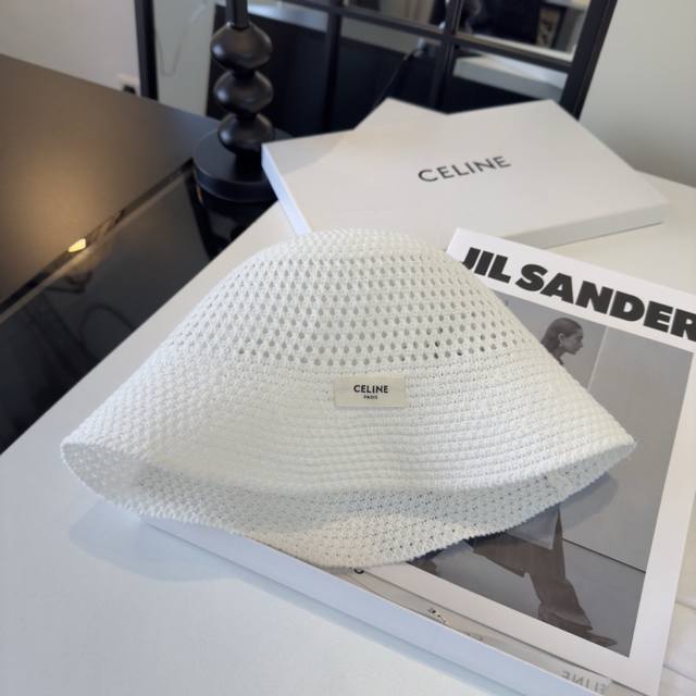 70 pCeline's new sun hat, stylish and versatile, lightweight and breathable!