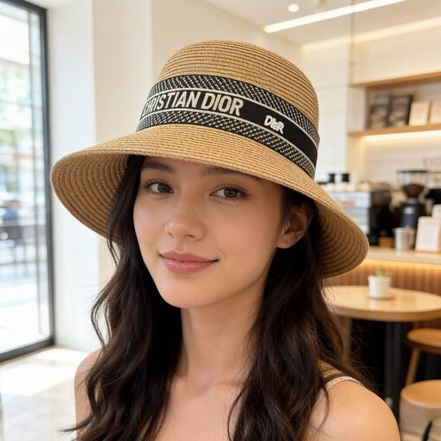 80 p Dior New Straw Hat