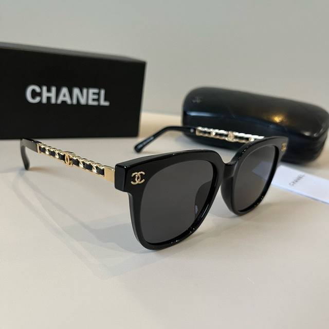 100 p Chanel elegant style sunglasses, the most asked-about sunglasses, essentia
