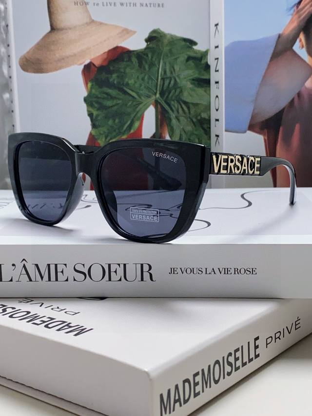 p90 Versace 范思哲 Size ：53口18-145绝对要买真心美的让人非常非常心动 上脸效果简直美翻了 品质非常完美 高档板材款 官网同步 时尚潮流
