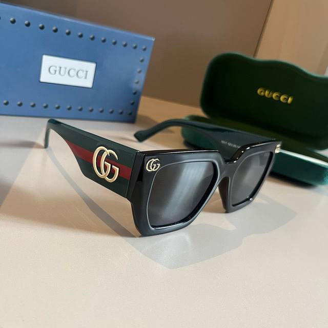 100￥pGucci古奇经典Gg太阳镜