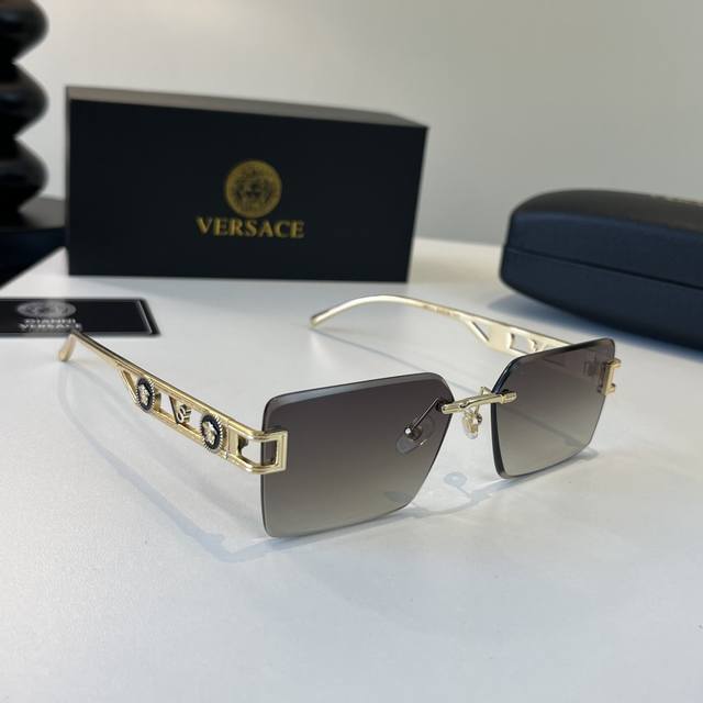 p100￥pVersace范思哲欧美风时尚太阳镜，男士眼镜，男款遮阳镜、修饰脸型的好搭档