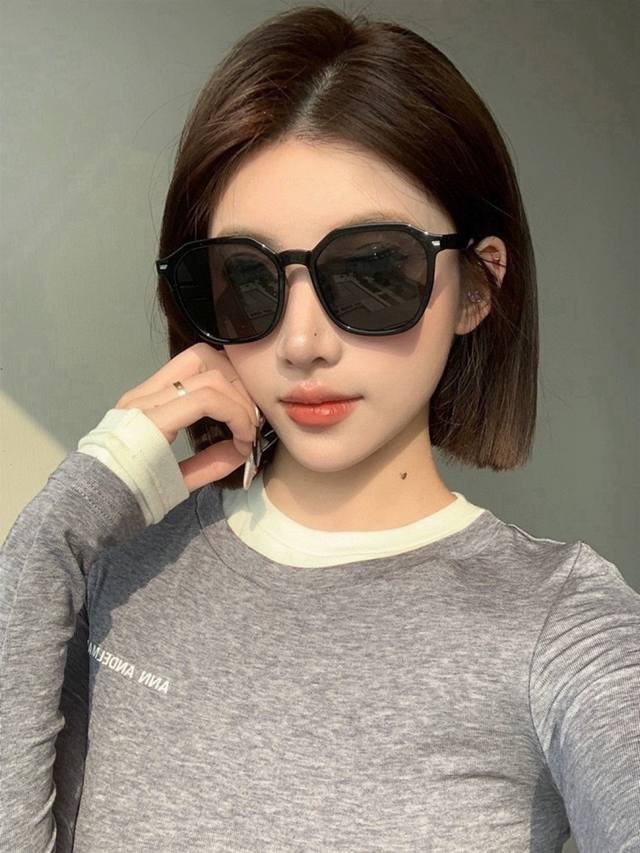 p80 Gucci古奇 新款连体驶驾镜墨镜出行必众备多明星同款 太阳镜 男女太士阳镜飞行 型号：G6358