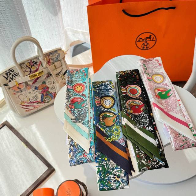 60 小马驿站Twilly 爱马仕 Hermes 100%桑蚕丝，18姆米斜纹真丝86X5Cm 双面图案